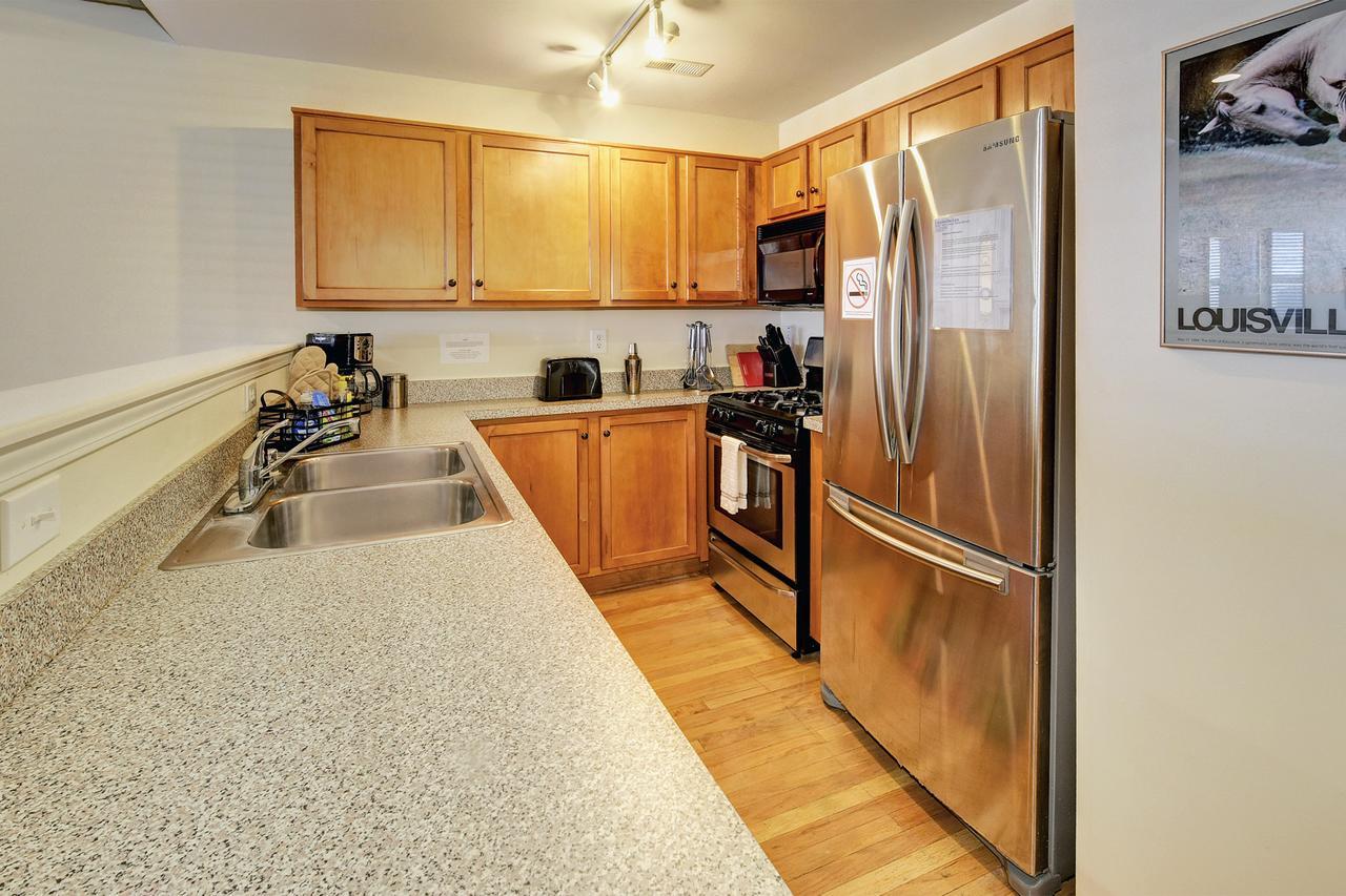 Restaurant Row Townhouse 2 King Bedrooms Louisville Exterior foto